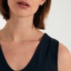 BEONE (FSA) Beone Essentials Double Panel Singlet V-Neck Hot